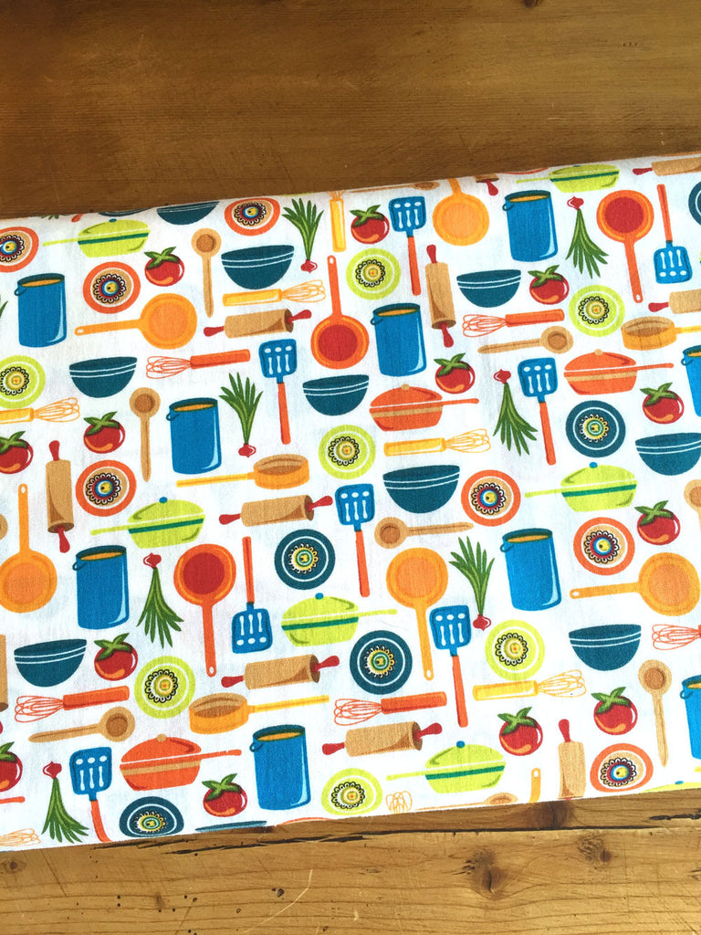 Clothworks - Gourmet Feathers - White - Craftyangel