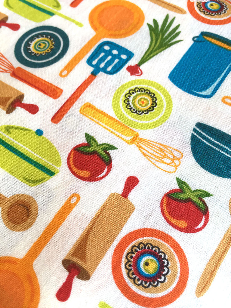 Clothworks - Gourmet Feathers - White - Craftyangel