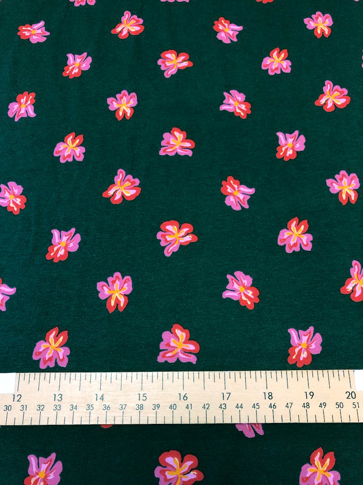 Nordic Garden Dream - Sverdlilje - Green (Iris) - Jersey Knit - Craftyangel