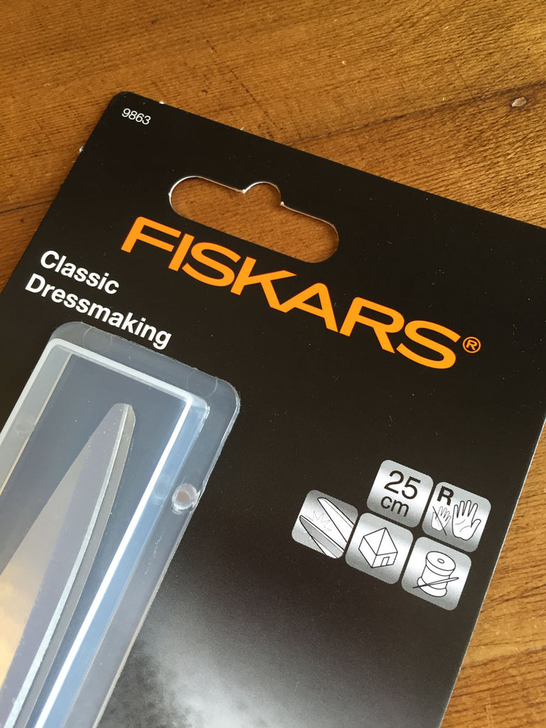 Fiskars Scissors - Classic Dressmaking - 25cm – Craftyangel